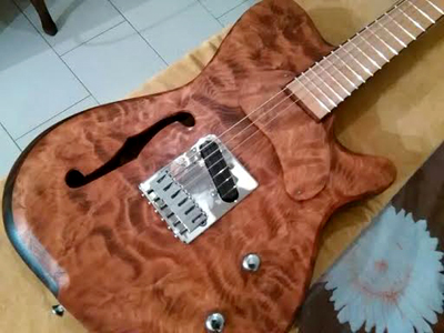 Curly Redwood Guitar by Simone Baragetti Italy sbr.guitars@gmail.com